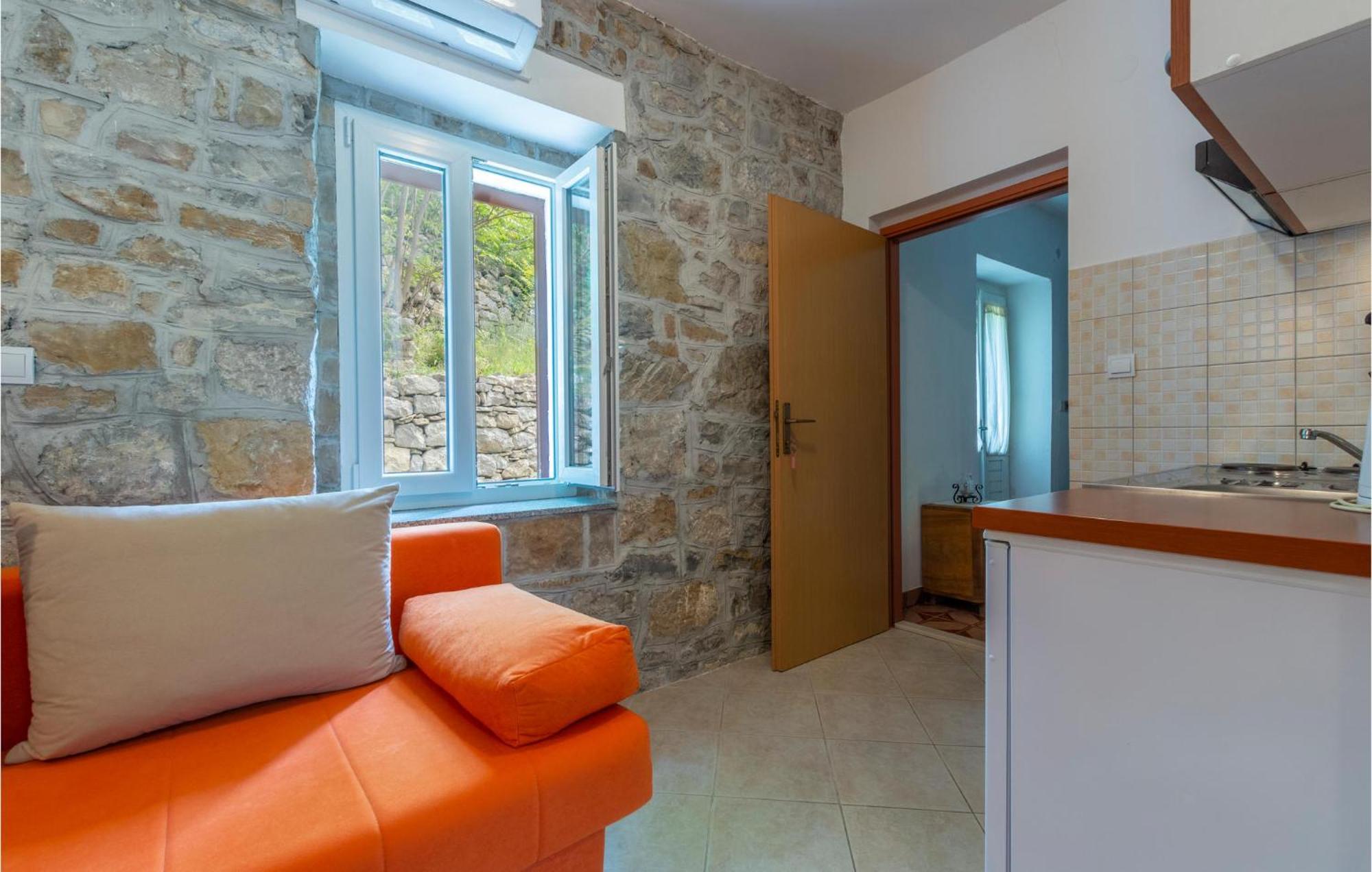 Awesome Apartment In Svinisce With Kitchenette エクステリア 写真